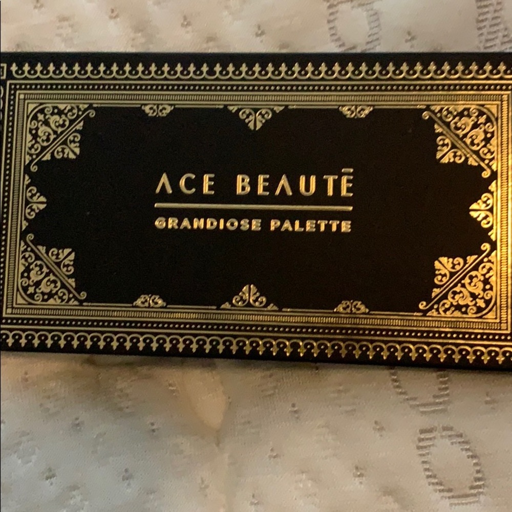 Eyeshadow palette-8 colors